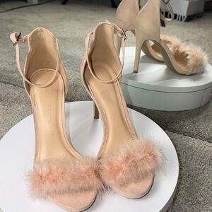 👡💖 Nude Pink Suede Feather Heels 7.5